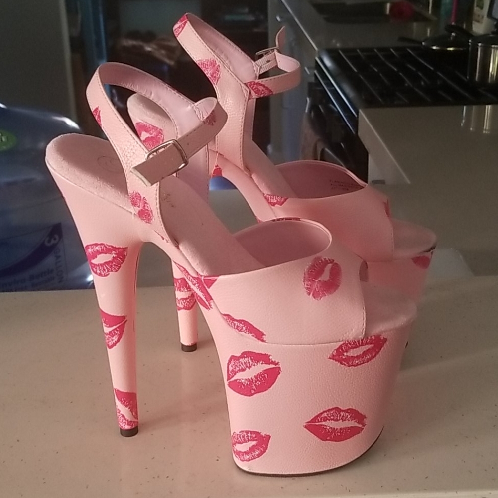 8" Pink Pleasers size 10
